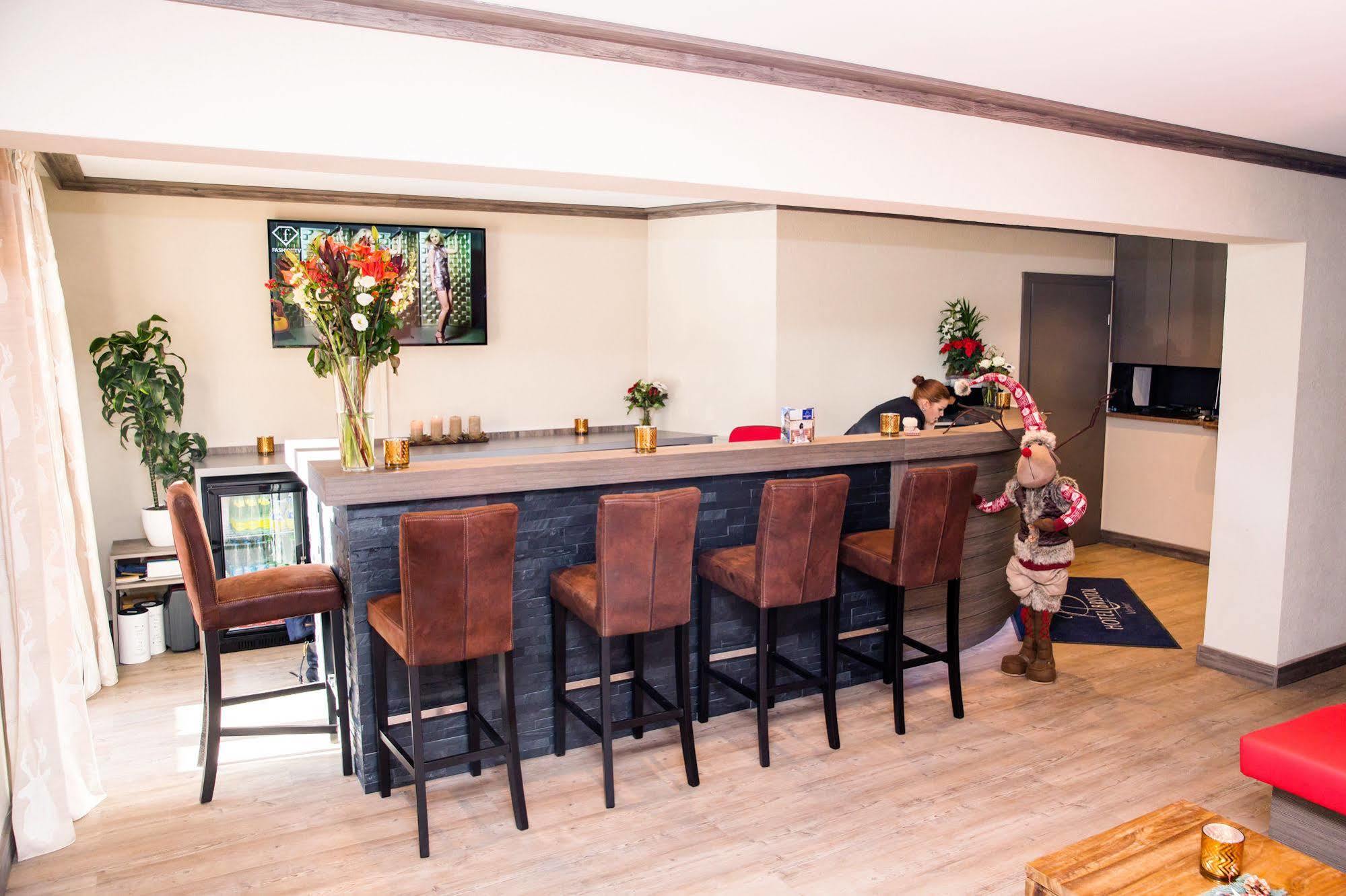 Hotel Bristol Verbier Buitenkant foto